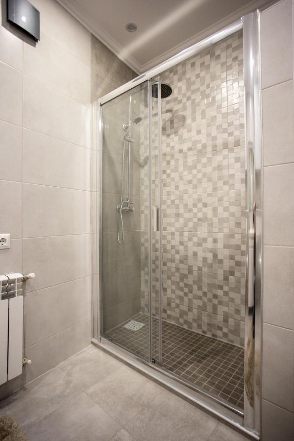 Ultra Lux 3 Rooms Apartment Near Arena City Kyiv Exterior foto